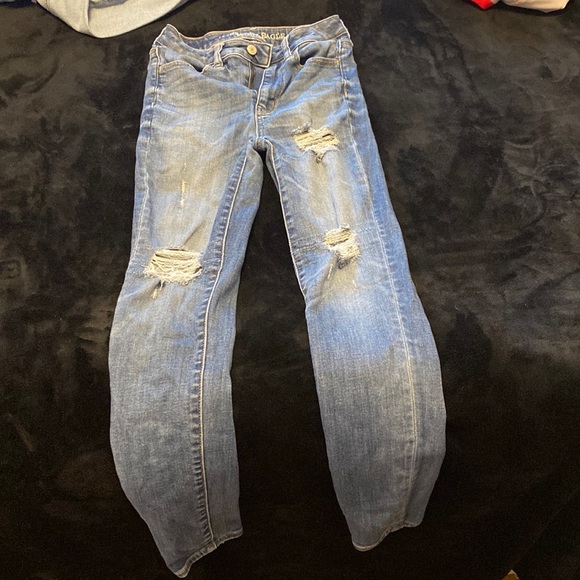 cute ripped blue tight jeans!! - Picture 1 of 1